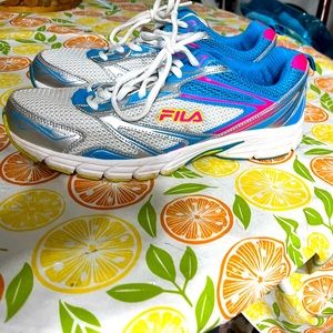 Womens Fila shoe